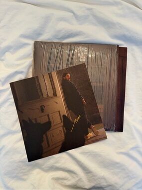 Noah Kahan the Great Divide Rust Vinyl with signed art card